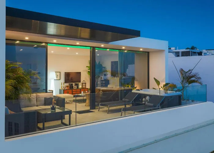 Luxury Ocean View Retreat 2bedroom With Jacuzzi * Puerto del Carmen (Lanzarote)