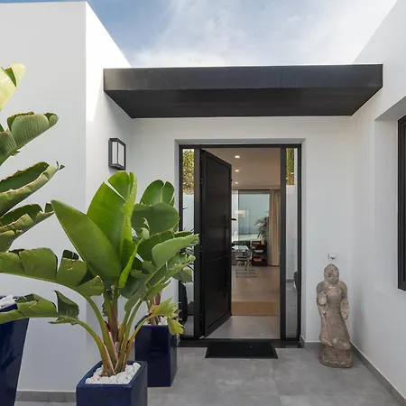 Luxury Ocean View Retreat 2bedroom With Jacuzzi *