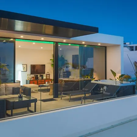 Luxury Ocean View Retreat 2bedroom With Jacuzzi * Puerto del Carmen (Lanzarote)