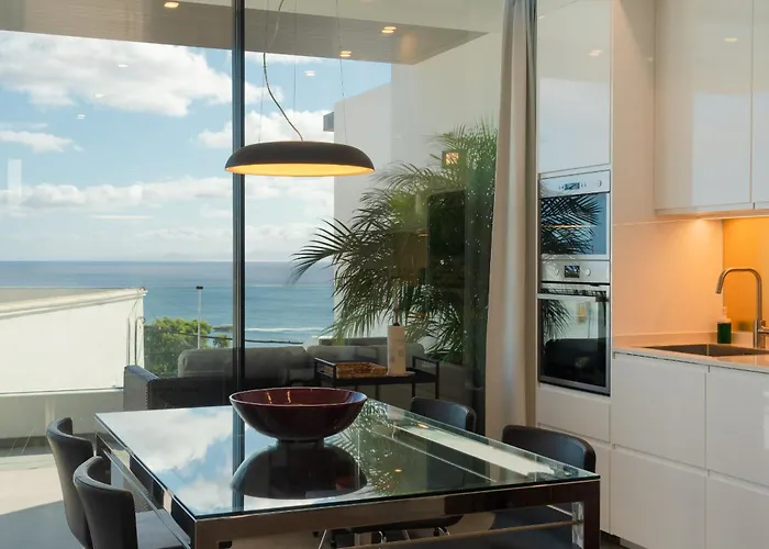 Luxury Ocean View Retreat 2bedroom With Jacuzzi *