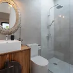 Luxury Ocean View Retreat 2bedroom With Jacuzzi Διαμέρισμα