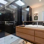 Luxury Ocean View Retreat 2bedroom With Jacuzzi