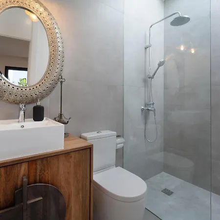 Luxury Ocean View Retreat 2bedroom With Jacuzzi Lägenhet
