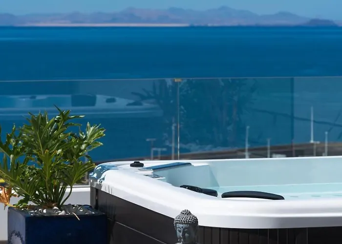 Luxury Ocean View Retreat 2bedroom With Jacuzzi *